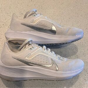 Nike Women’s White Athletic Running Shoes with Silver Swoosh Pegasus 40